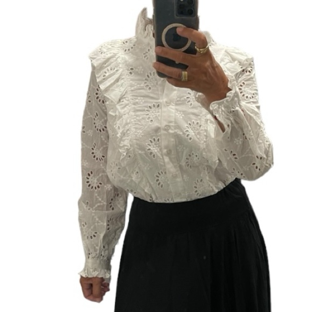 Yumi Kim White Eyelet Long Sleeve Buttons Down Blouse Top.Size XS
